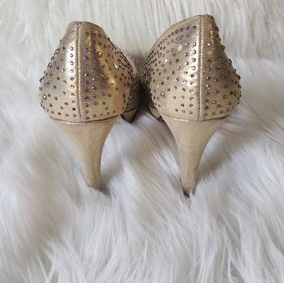 Gold Sparkle Heels ✨️ - Picture 2 of 5